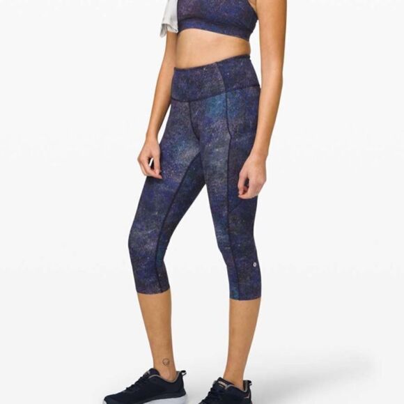 Lululemon Fast and Free High-Rise 19” Crop Nulux
Polar Lights Blue Multi - Picture 2 of 13